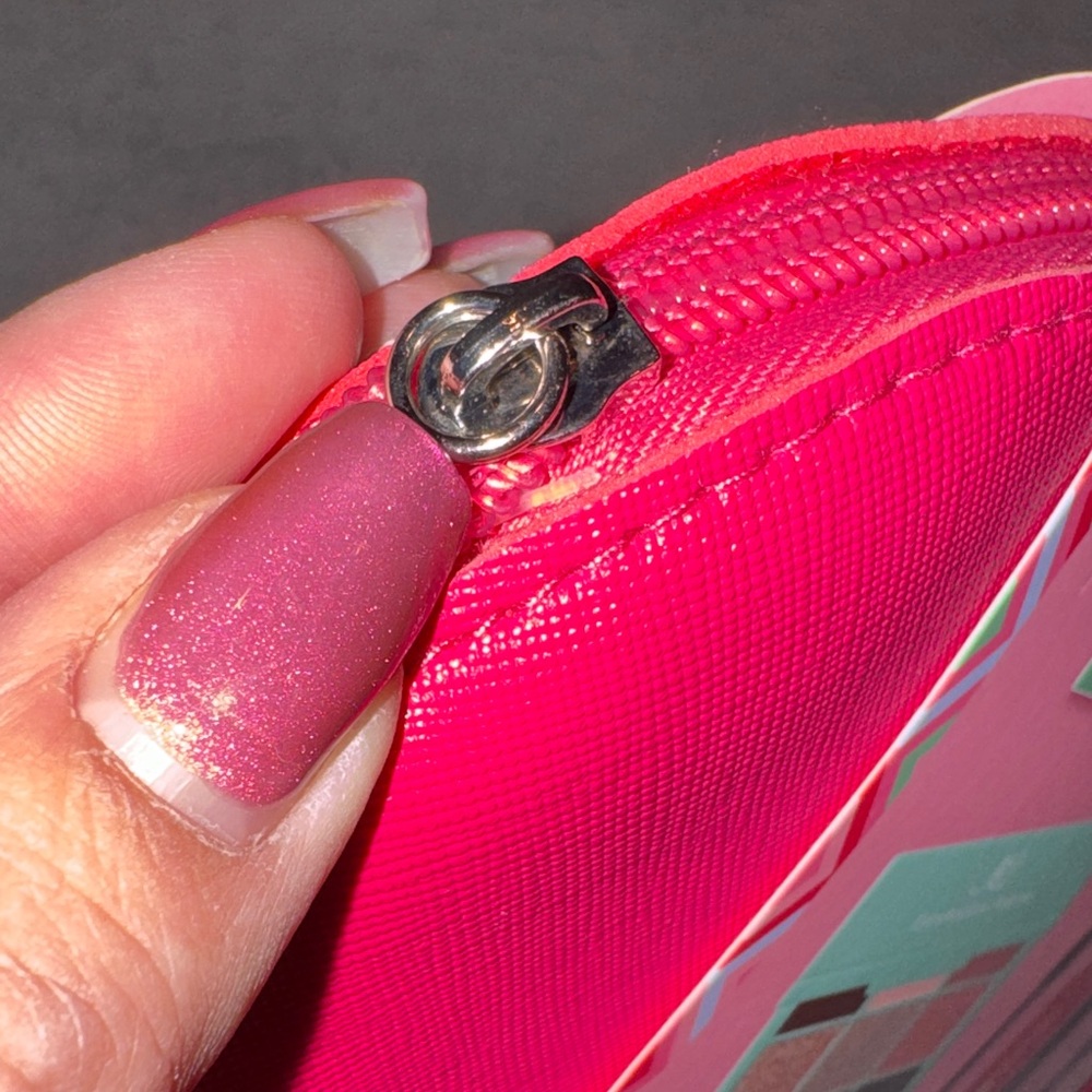 JLB Eyeconic-NWT Eye Makeup Kit with Pink Bag - Picture 6 of 11